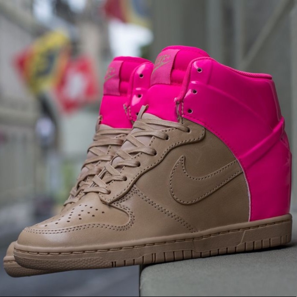 😍RARE Nike Nude/Neon Pink Dunk Wedge Sneaker😍
